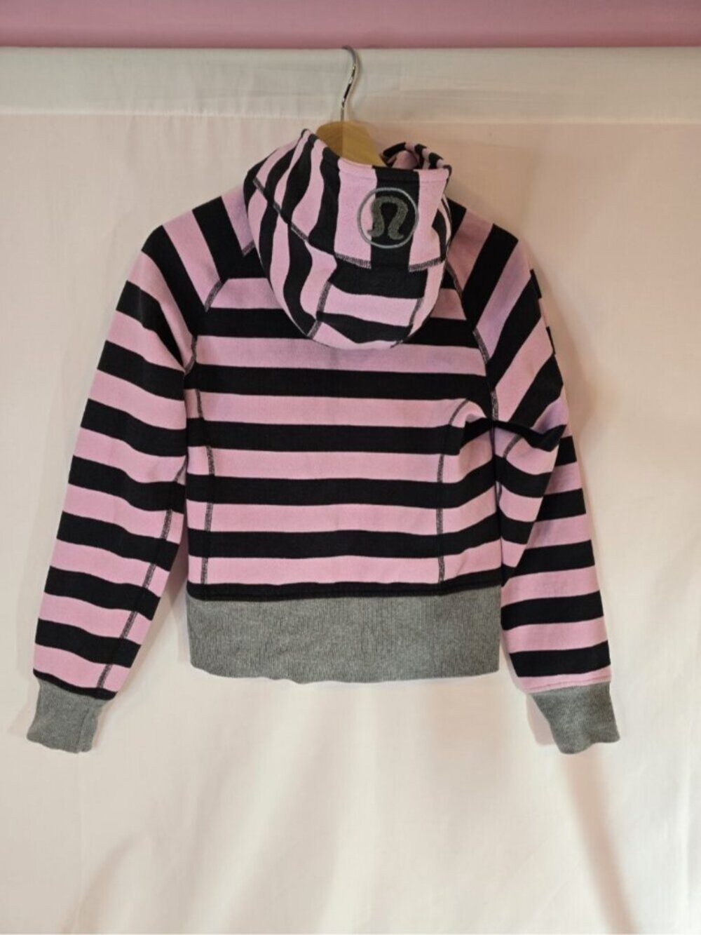 Lululemon RARE Scuba Hoodie OG Pink/Black Striped Size 6 Emo Princess Y2K - Picture 10 of 14